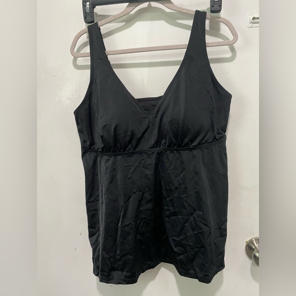 Swim top size 18 (85)(C28)
